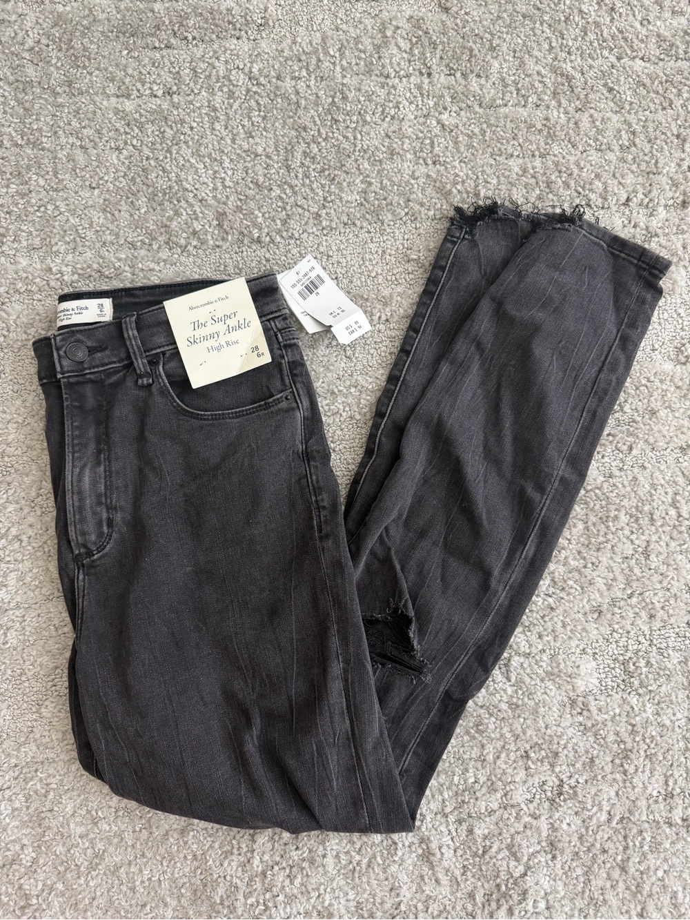 NWT A&F Size 28/6R Super Skinny Ankle High Rise Jeans